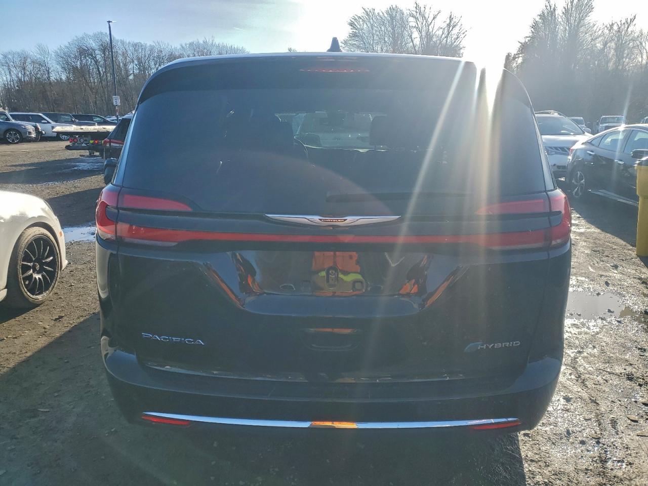 CHRYSLER PACIFICA HYBRID SELECT