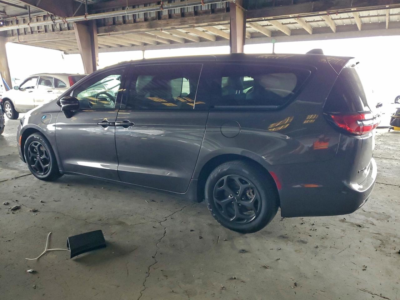 CHRYSLER PACIFICA HYBRID LIMITED