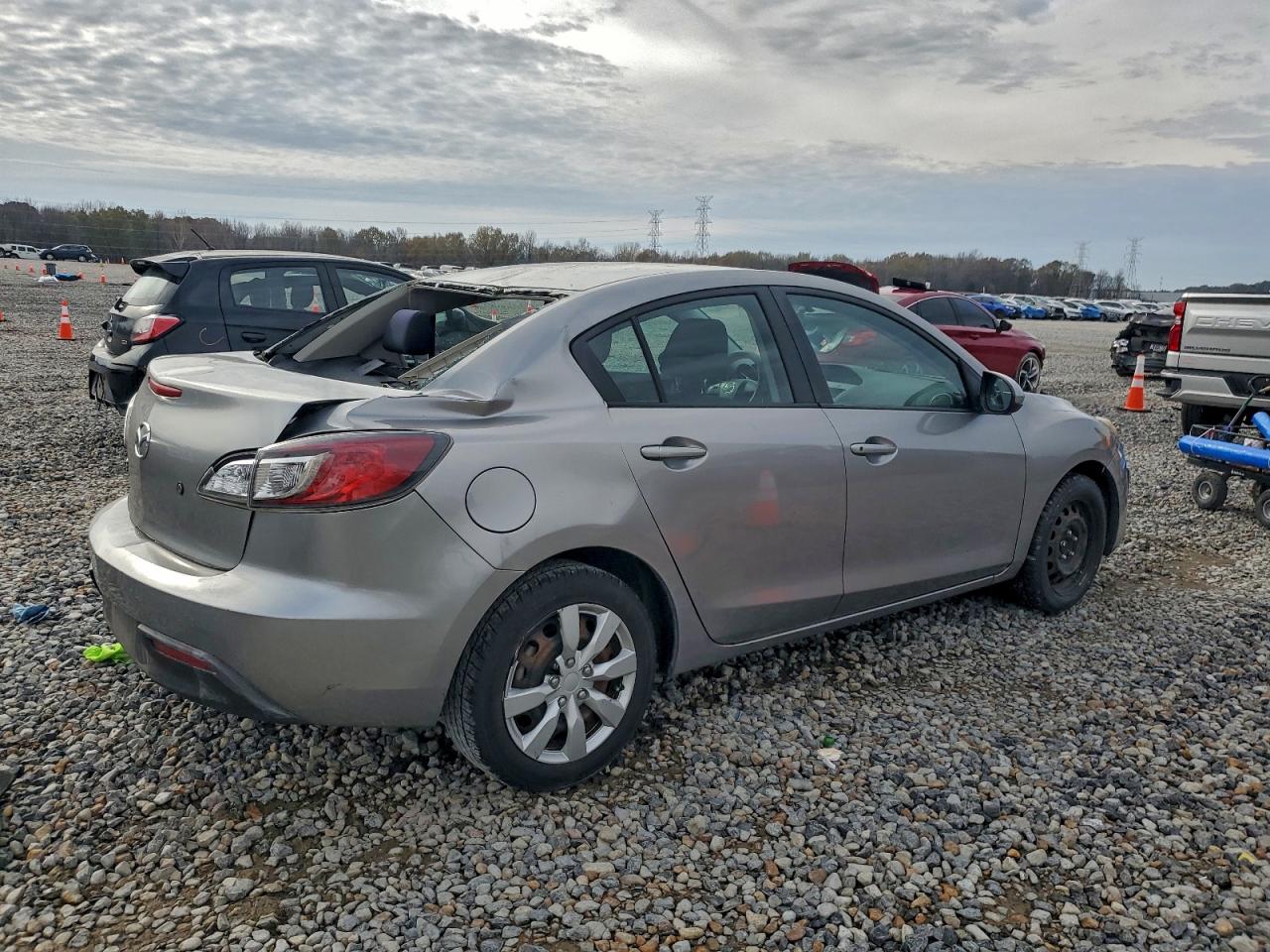 MAZDA 3 I