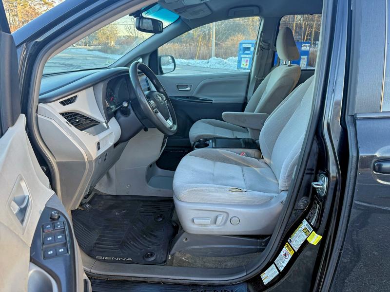 2017 TOYOTA SIENNA LE #3316737457