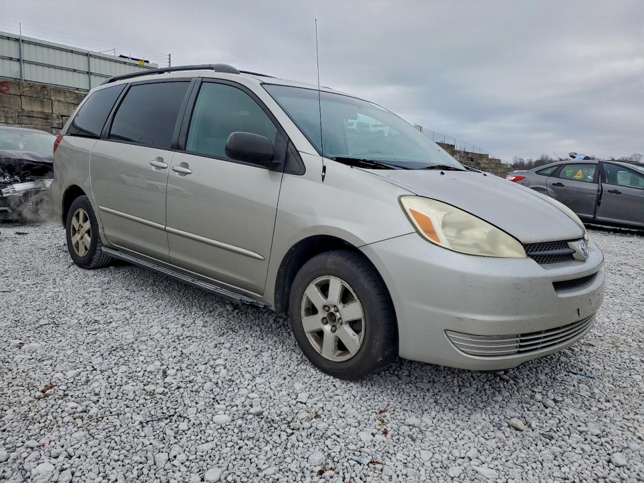 Lot #3302721007 2005 TOYOTA SIENNA CE