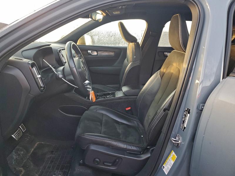 2022 VOLVO XC40 T5 R- #3308399300