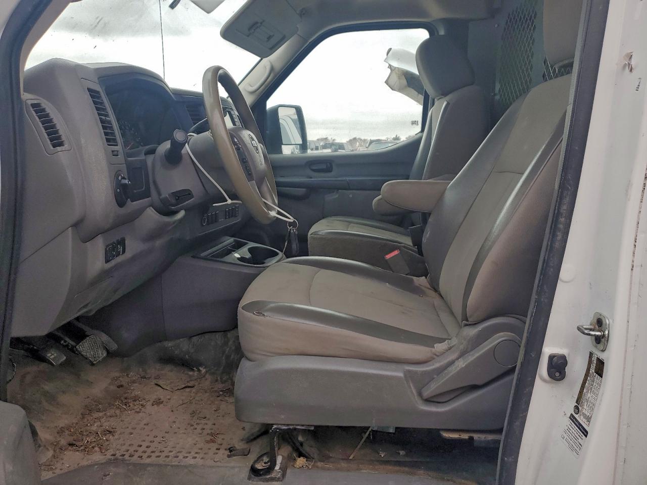 NISSAN NV1500 1500 S