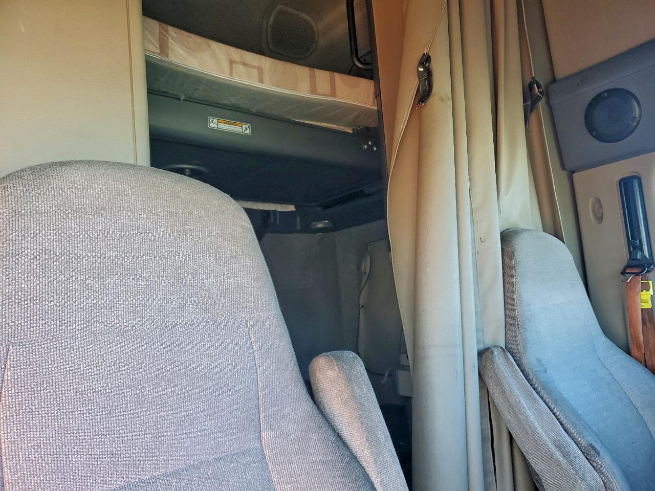 Lot #3310378966 2017 FREIGHTLINER CASCADIA 1