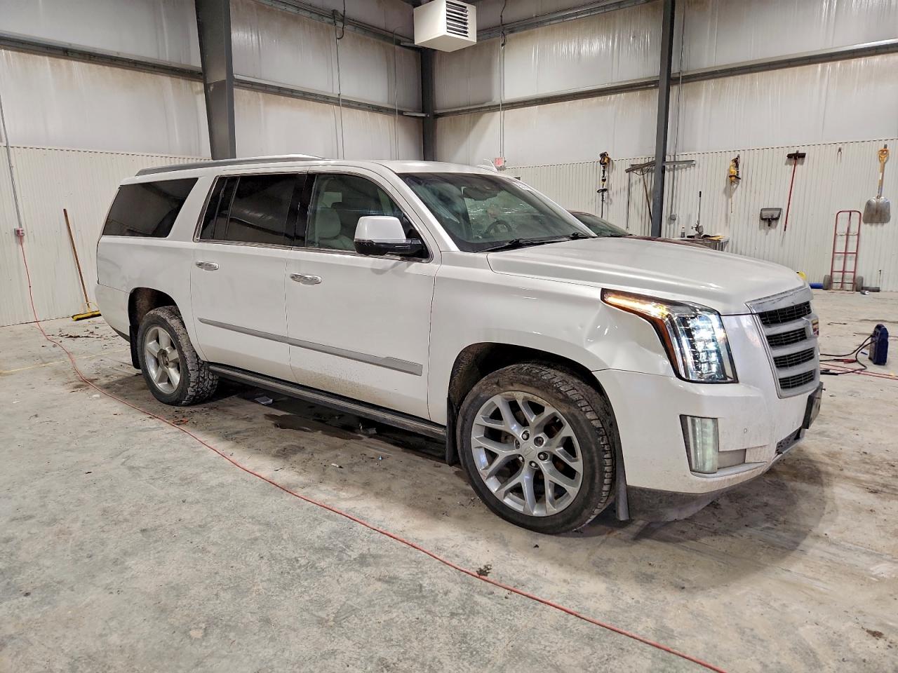 CADILLAC ESCALADE ESV PREMIUM