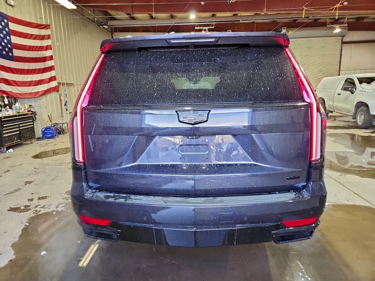 CADILLAC ESCALADE ESV PREMIUM LUXURY