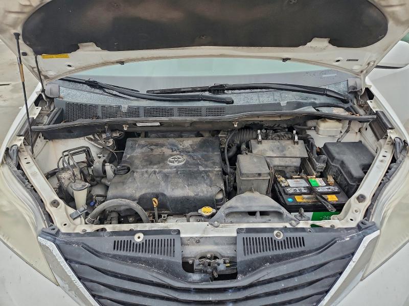 2011 TOYOTA SIENNA LE #3302701999