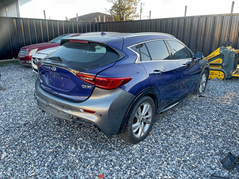 2017 INFINITI QX30 BASE #3312628184