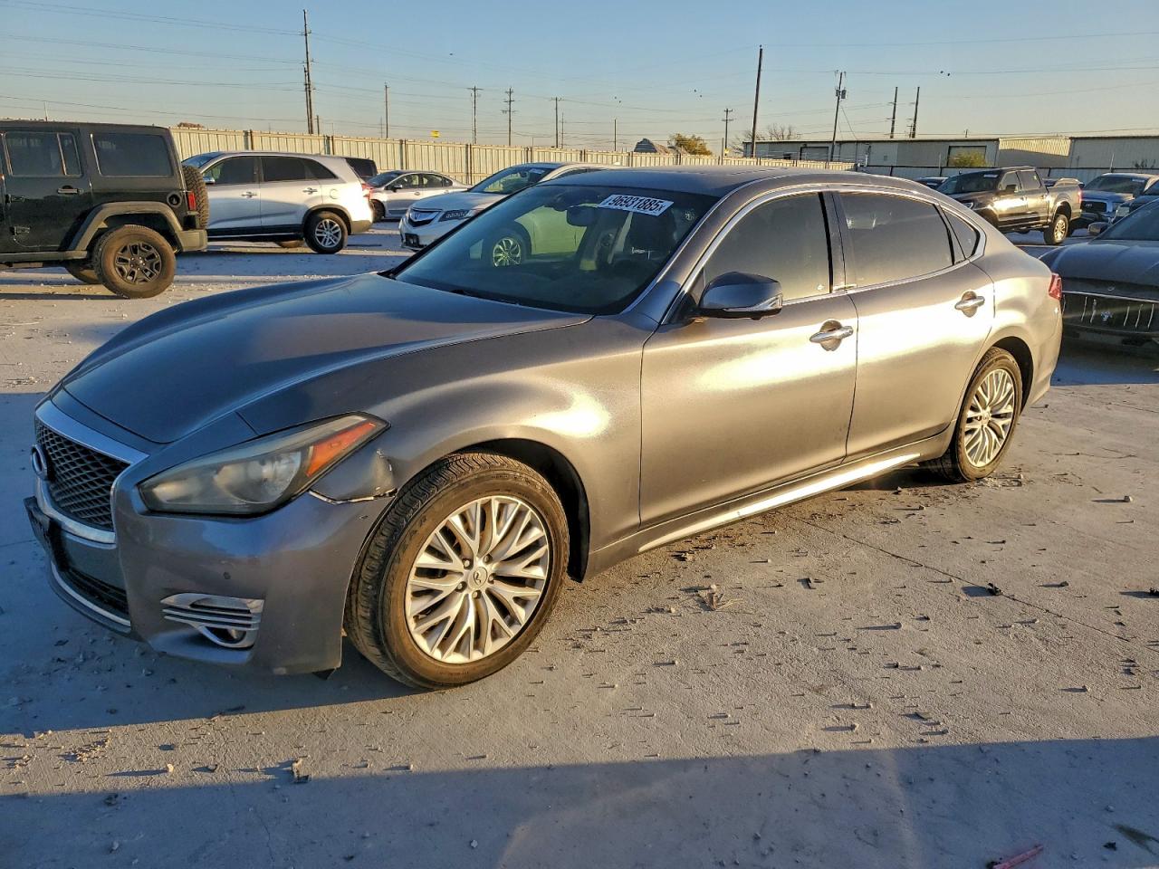 INFINITI Q70 3.7