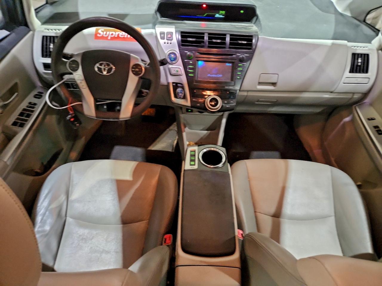 TOYOTA PRIUS V
