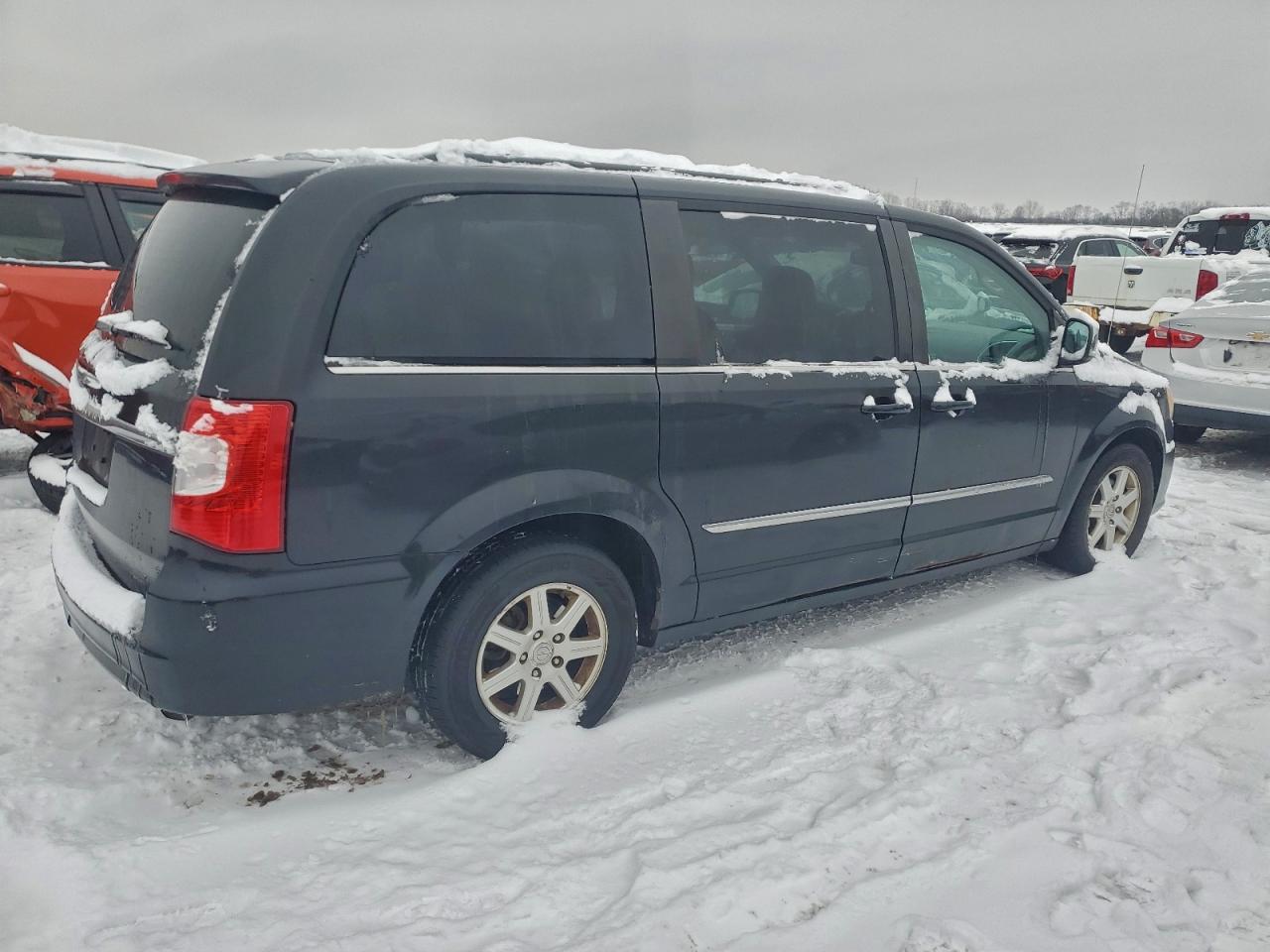 CHRYSLER TOWN & COUNTRY TOURING L