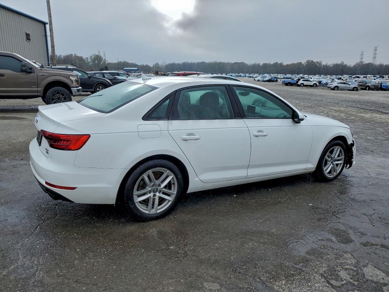 AUDI A4 ULTRA PREMIUM