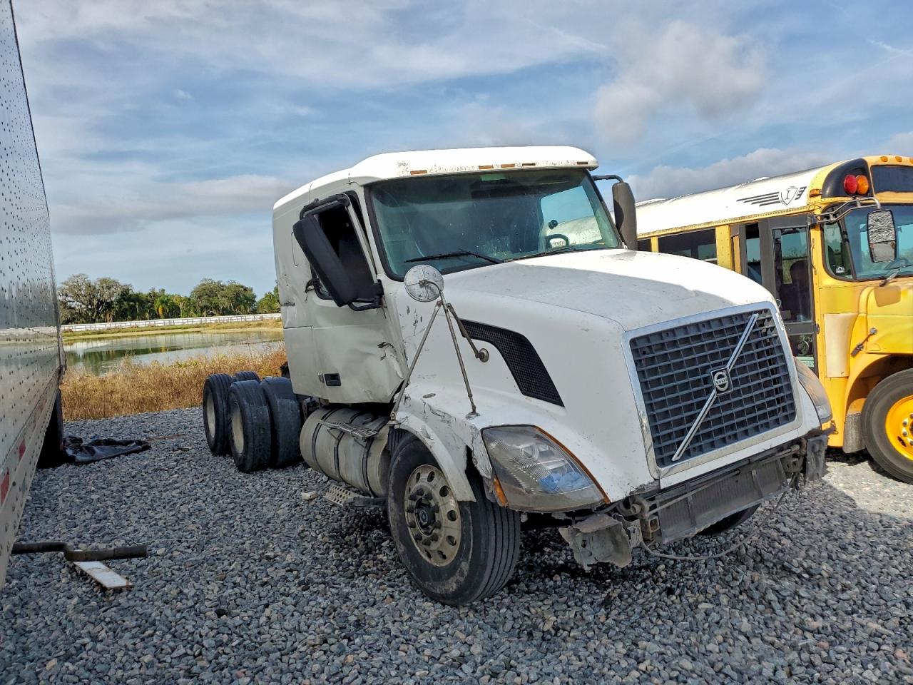 Lot #3311582796 2005 VOLVO VNL