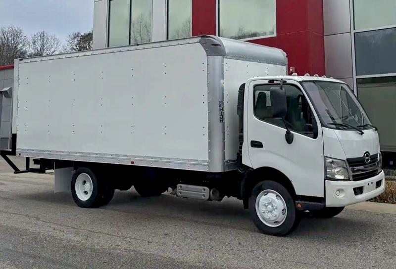 2019 HINO 195 #3316737446