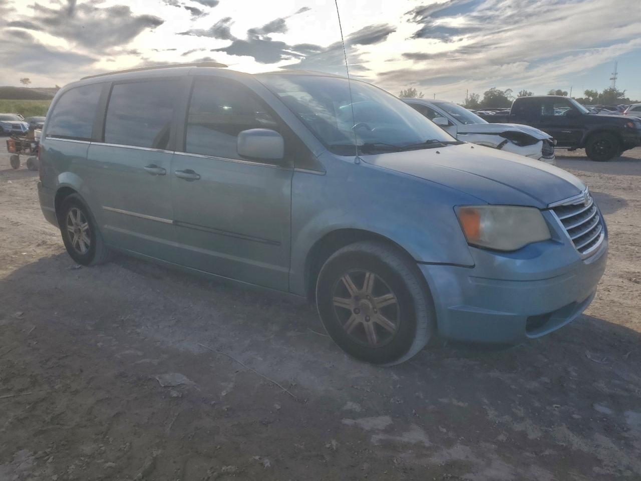 CHRYSLER TOWN & COUNTRY TOURING