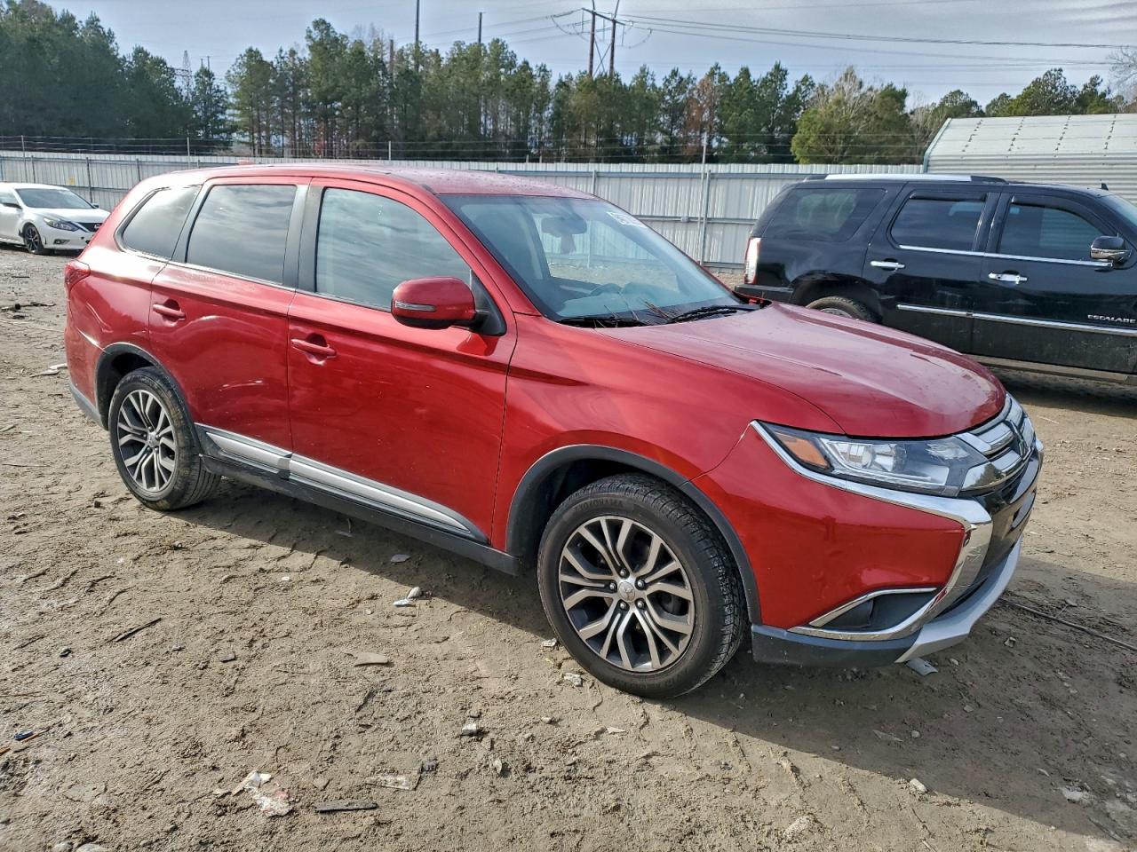 MITSUBISHI OUTLANDER SE