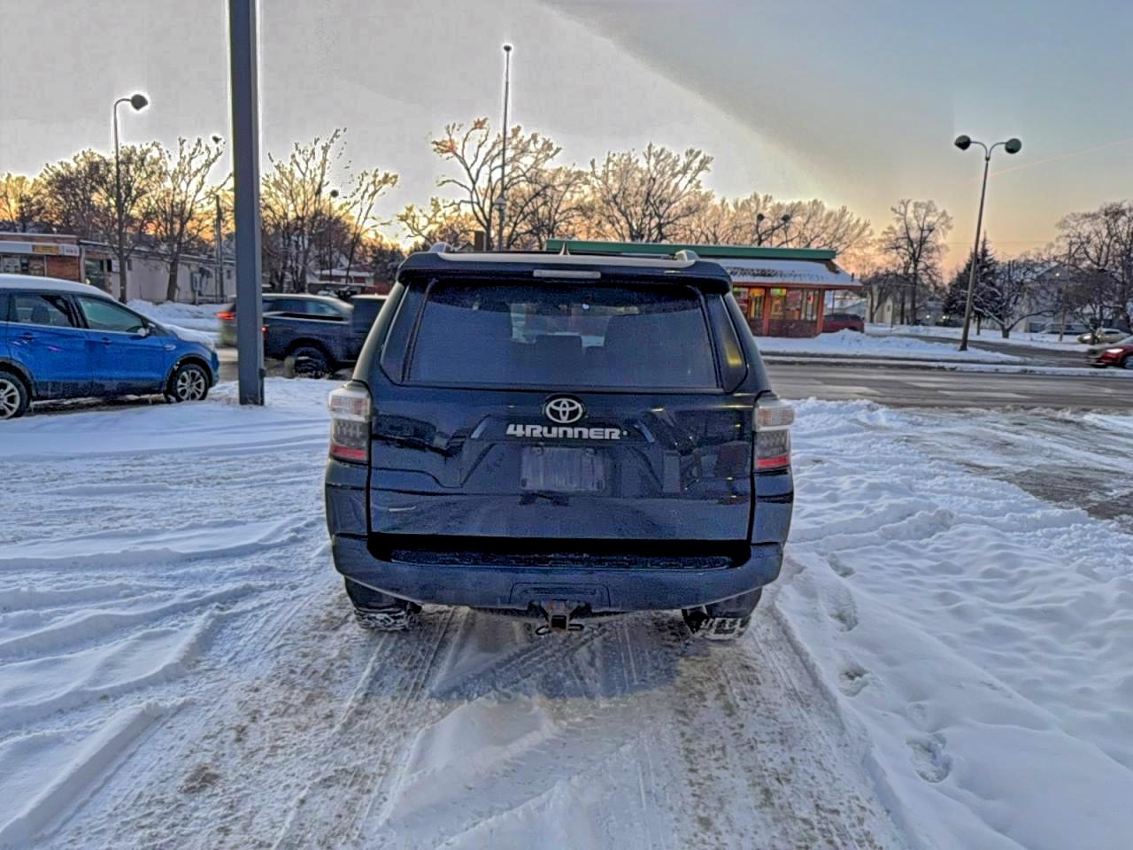 TOYOTA 4RUNNER SR5/SR5 PREMIUM