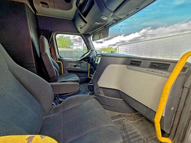 2019 FREIGHTLINER CASCADIA 126 #3304523470