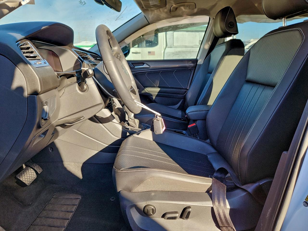 VOLKSWAGEN TIGUAN SE