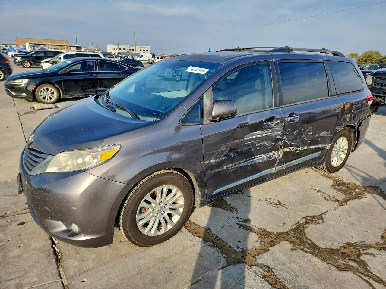TOYOTA SIENNA XLE
