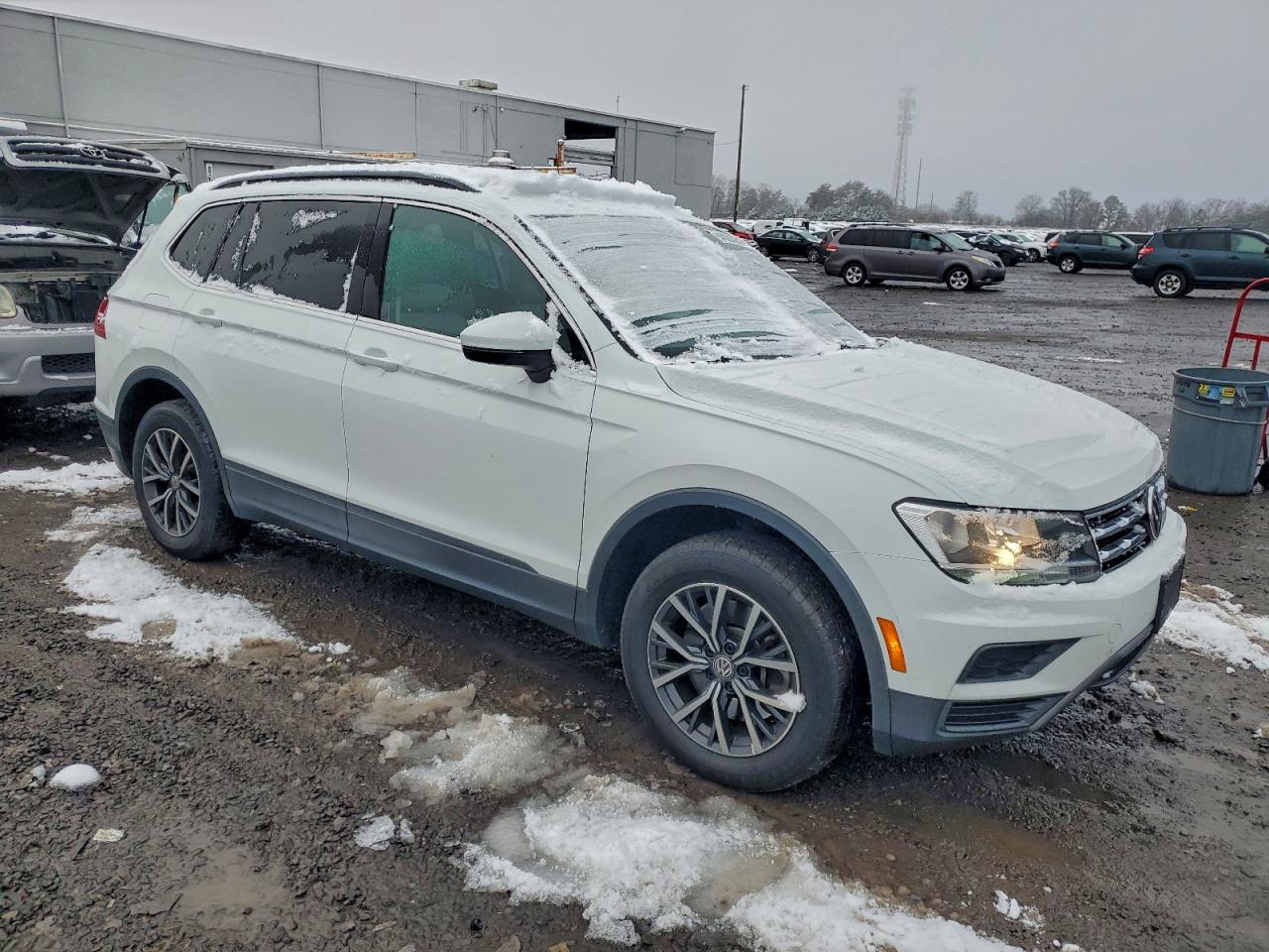 VOLKSWAGEN TIGUAN SE