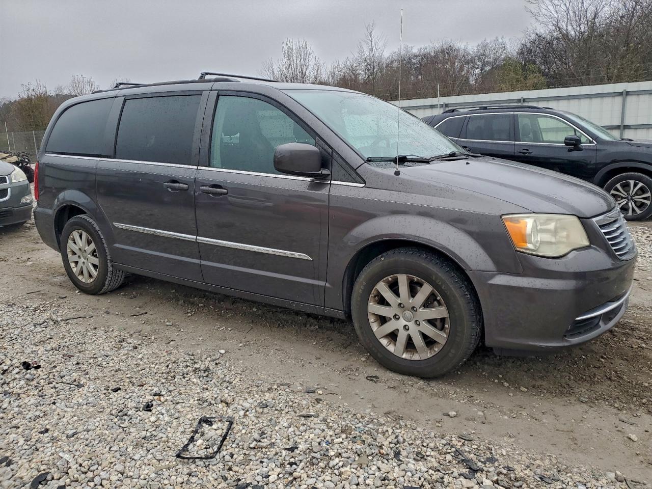 CHRYSLER TOWN & COUNTRY TOURING