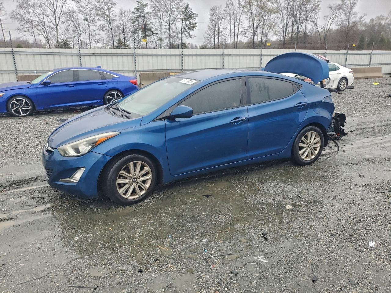 HYUNDAI ELANTRA SE