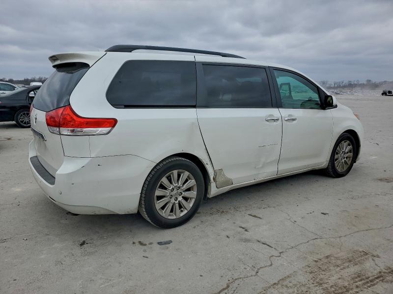 2011 TOYOTA SIENNA XLE #3310515093