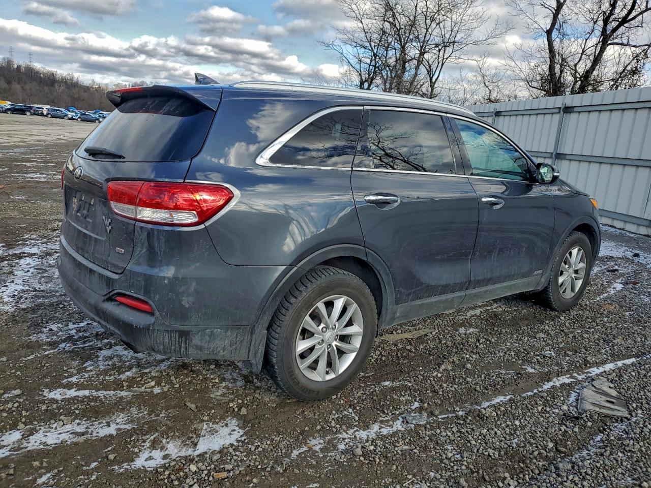 Lot #3315665777 2017 KIA SORENTO LX