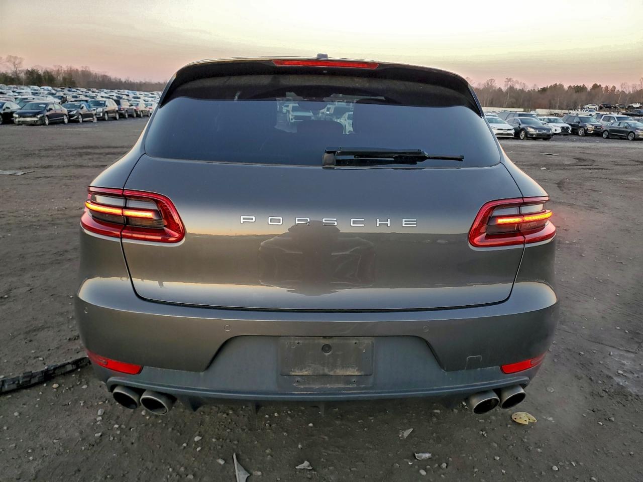 PORSCHE MACAN S