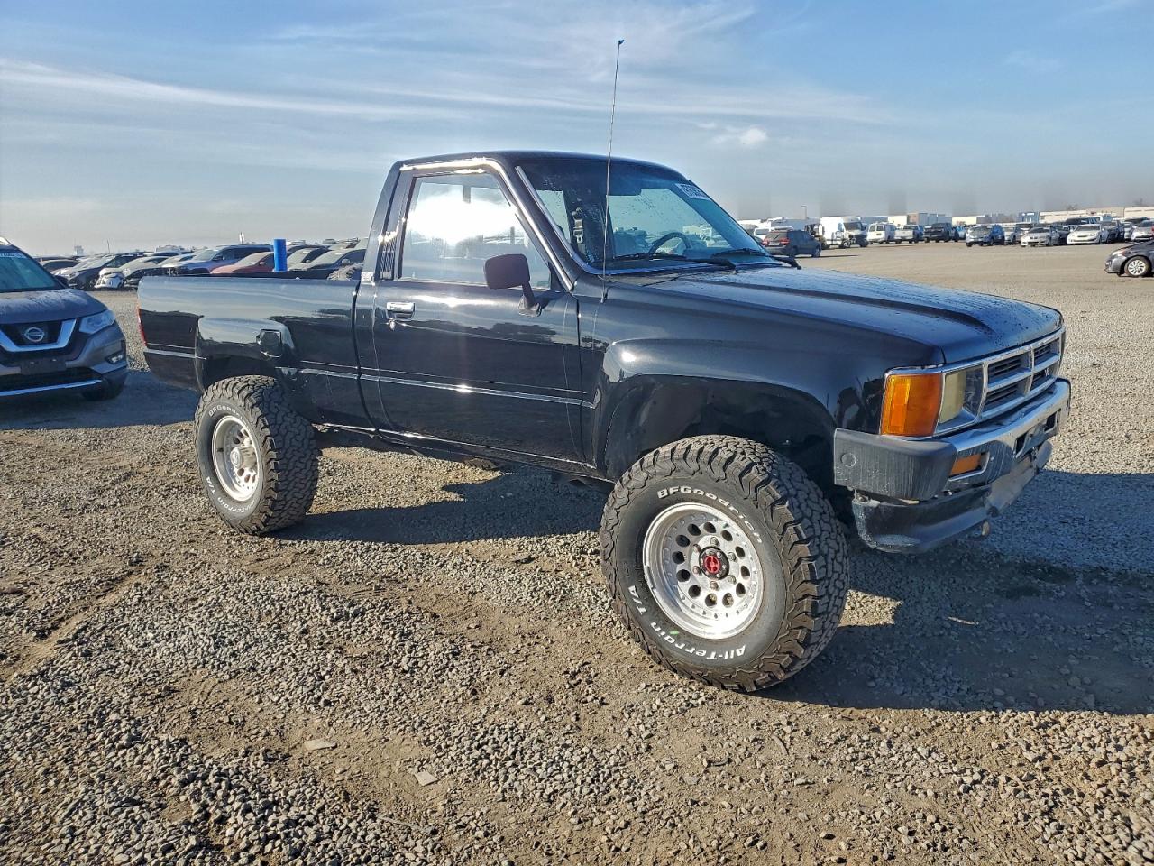 Lot #3319231720 1988 TOYOTA PICKUP SHO