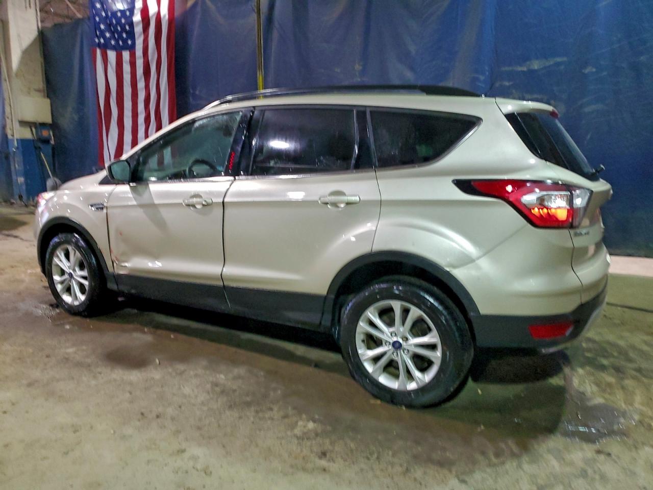 FORD ESCAPE SE