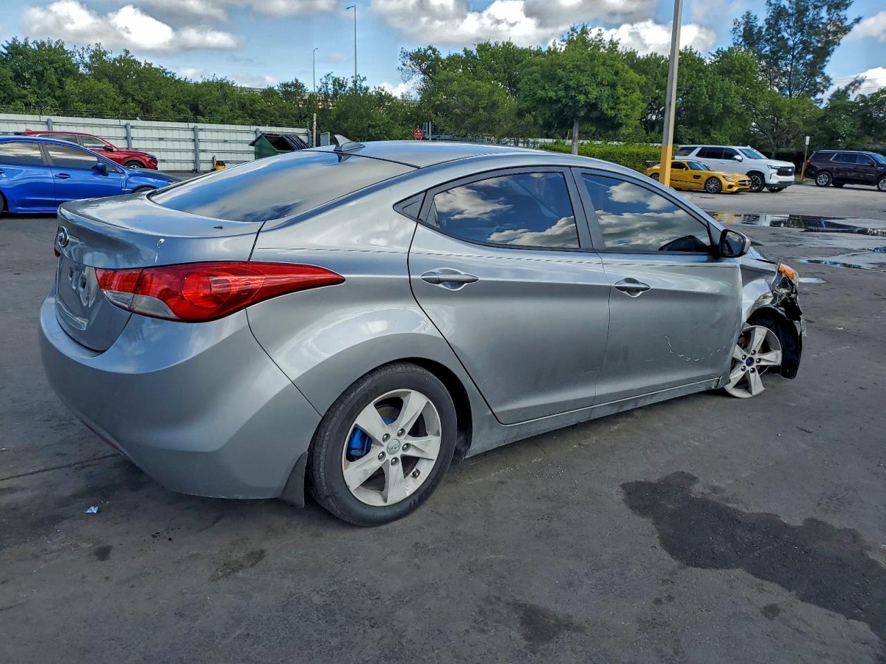 HYUNDAI ELANTRA GLS