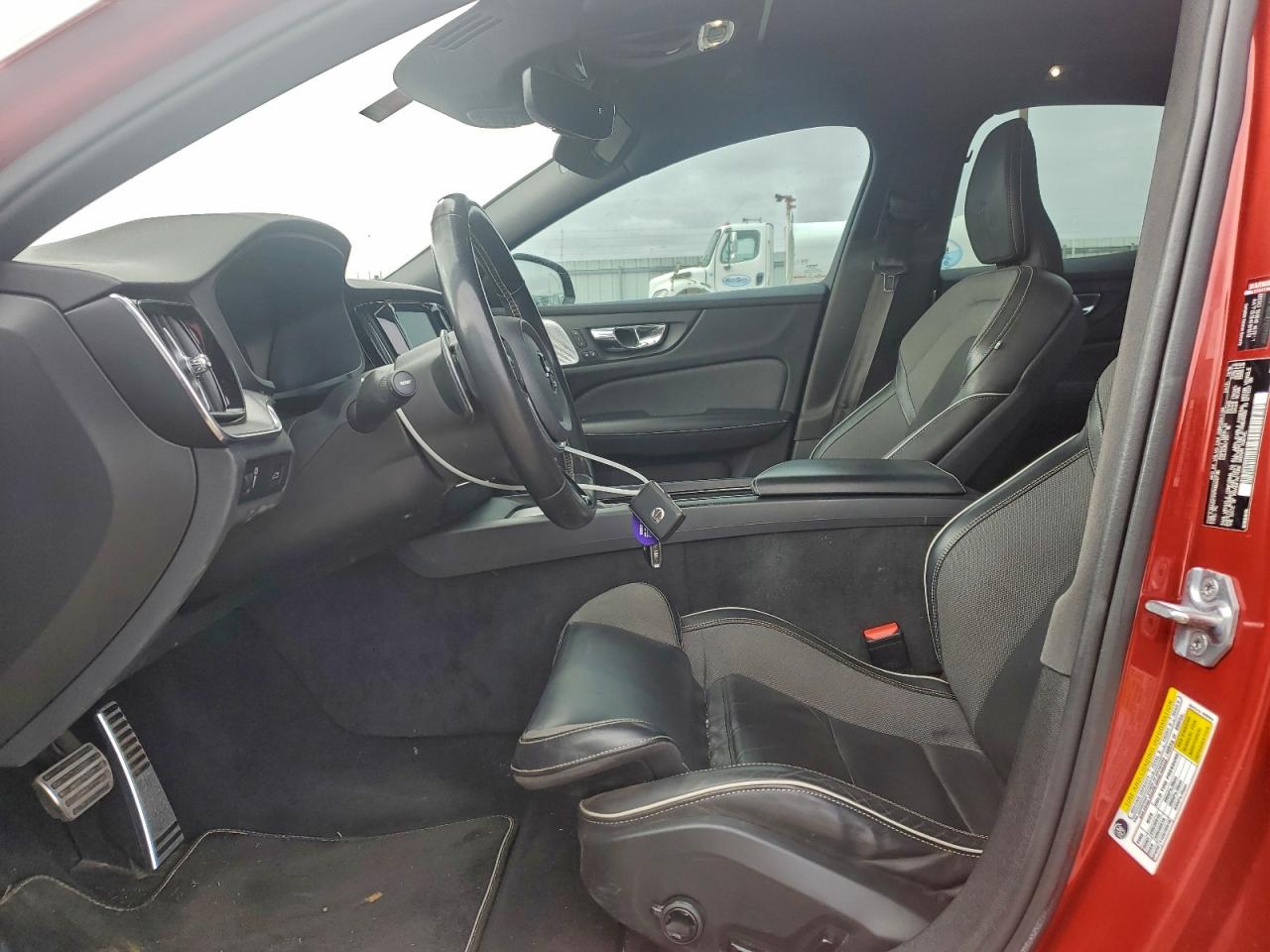 VOLVO S60 T6 R-DESIGN