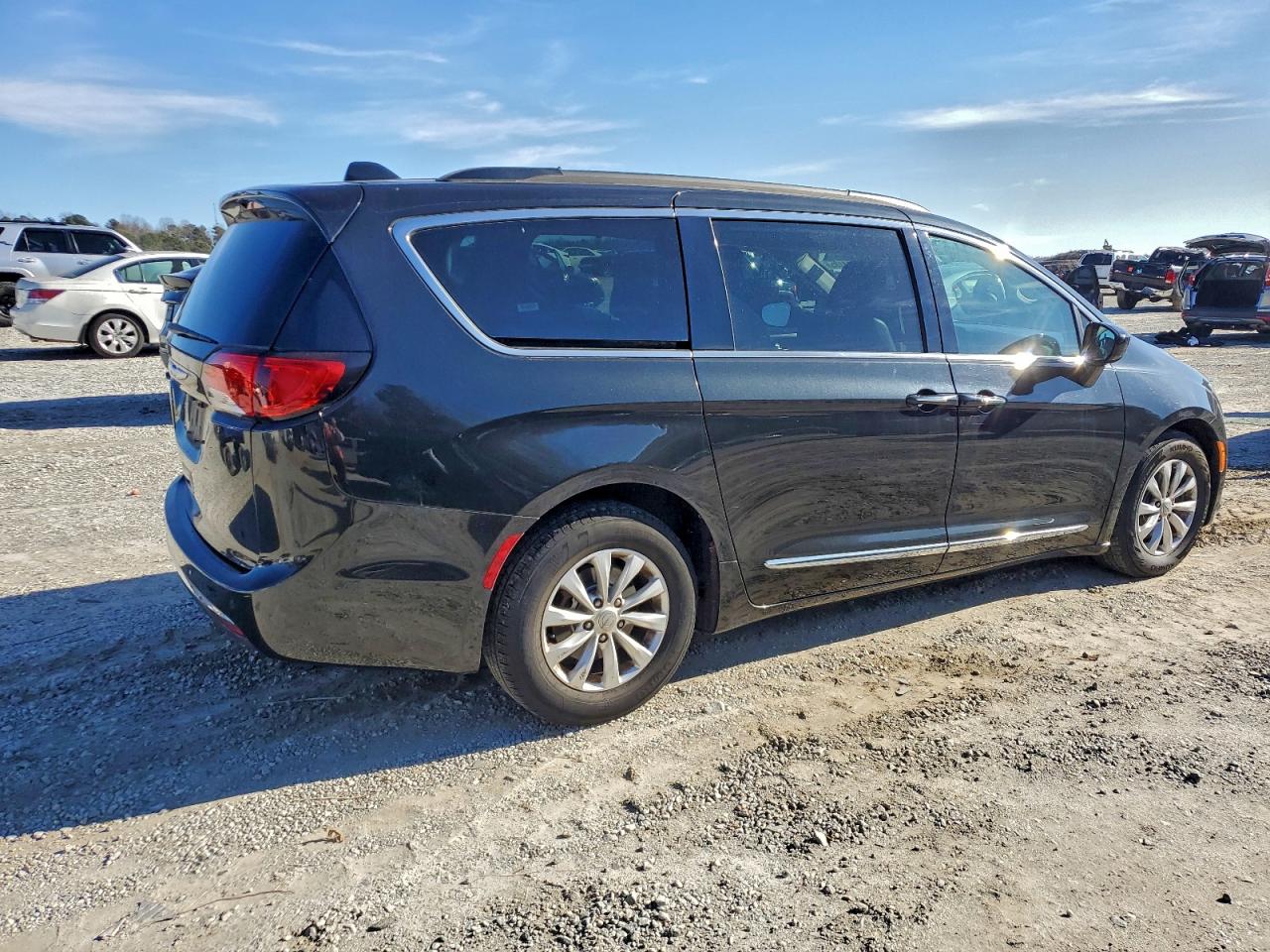 CHRYSLER PACIFICA TOURING L