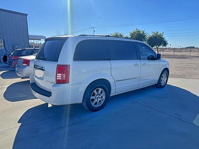 2010 CHRYSLER TOWN & COU #3301762369