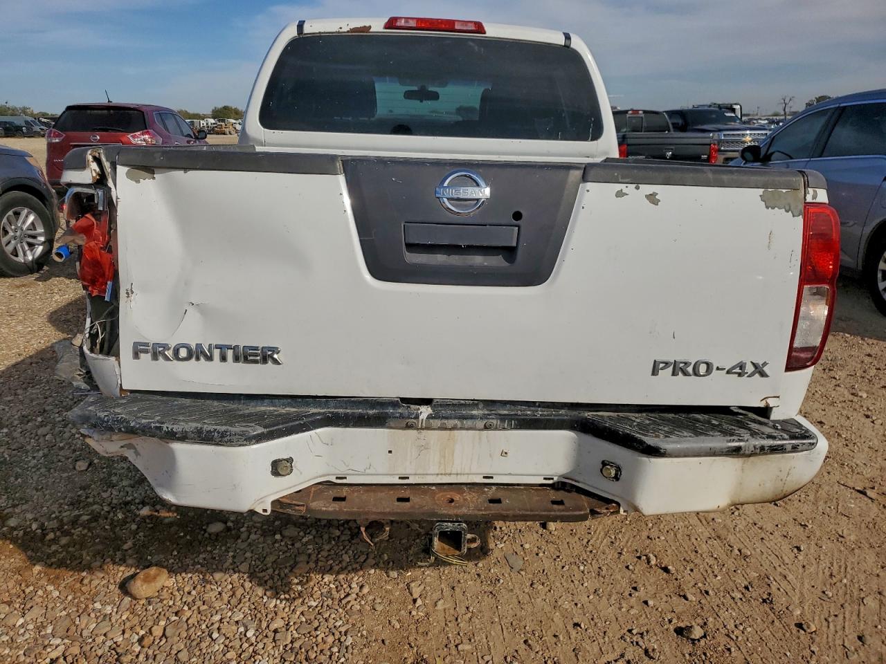 NISSAN FRONTIER CREW CAB SE