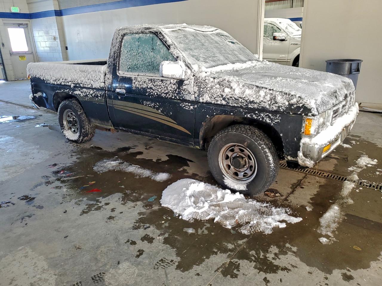 Lot #3315968184 1994 NISSAN TRUCK BASE