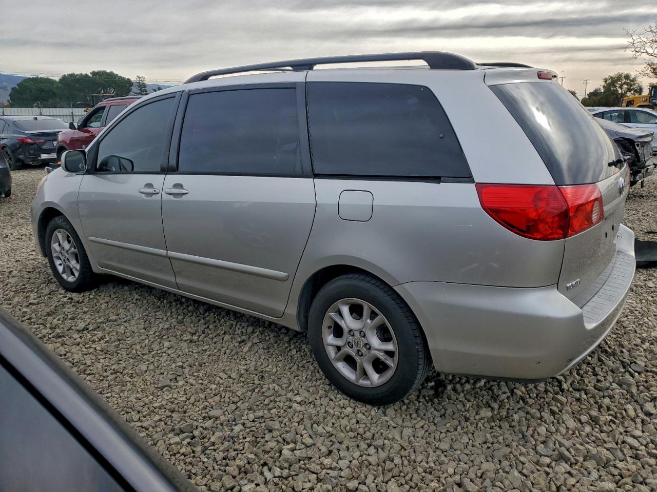 Lot #3304023602 2006 TOYOTA SIENNA XLE