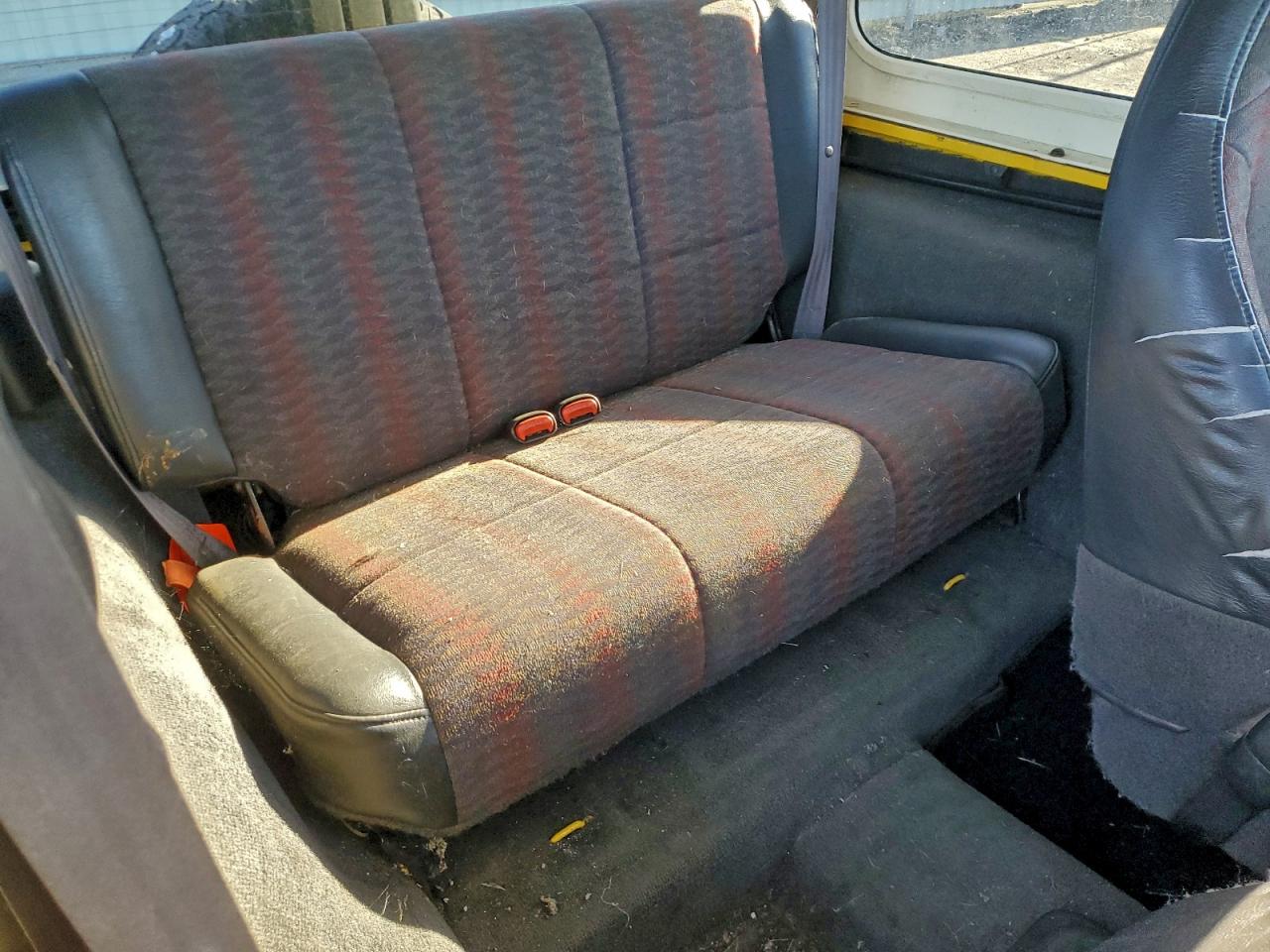 Lot #3309191623 2000 JEEP WRANGLER /