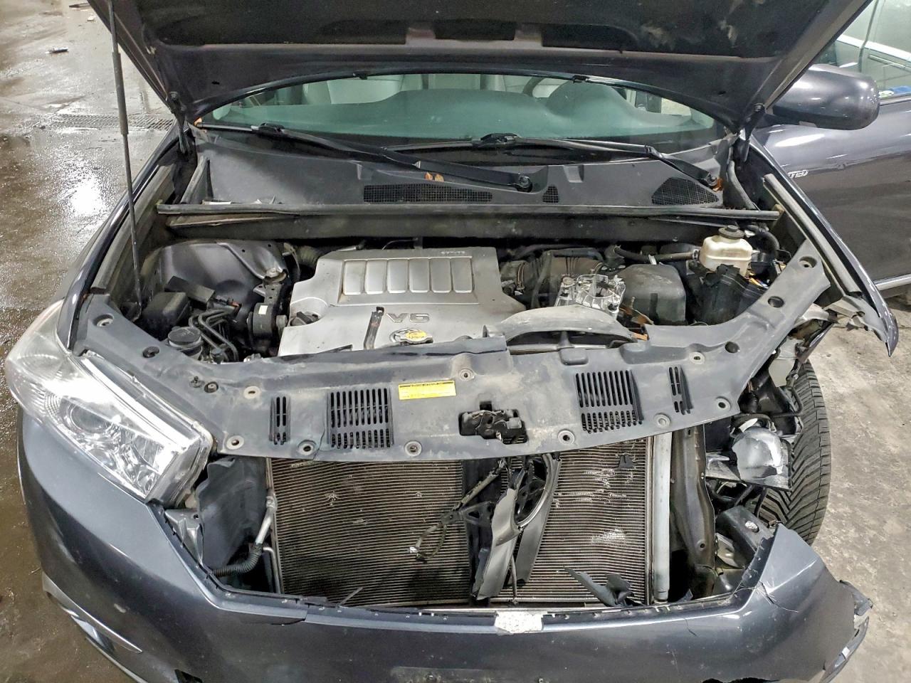 TOYOTA HIGHLANDER LIMITED