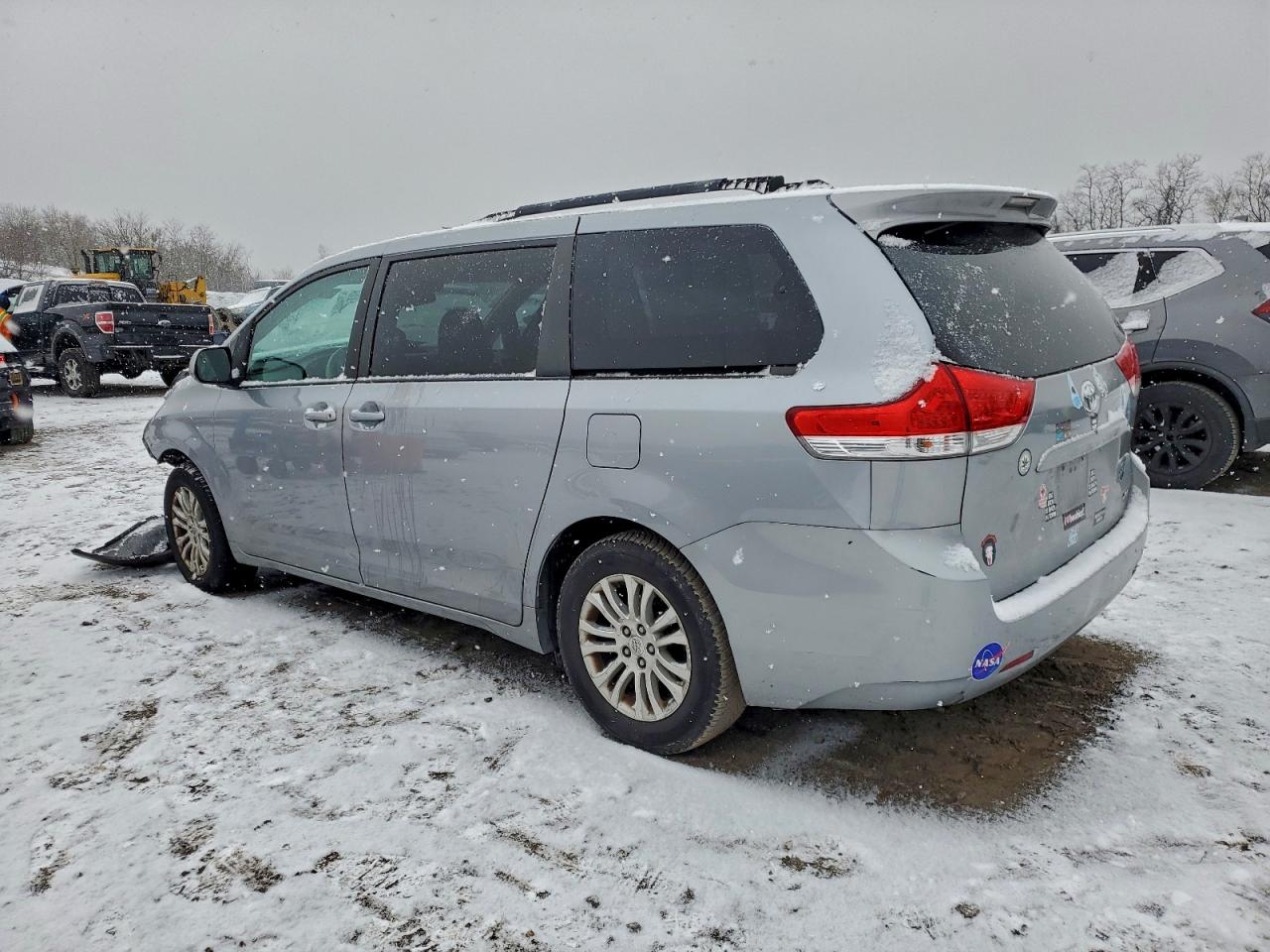 Lot #3309627096 2013 TOYOTA SIENNA XLE