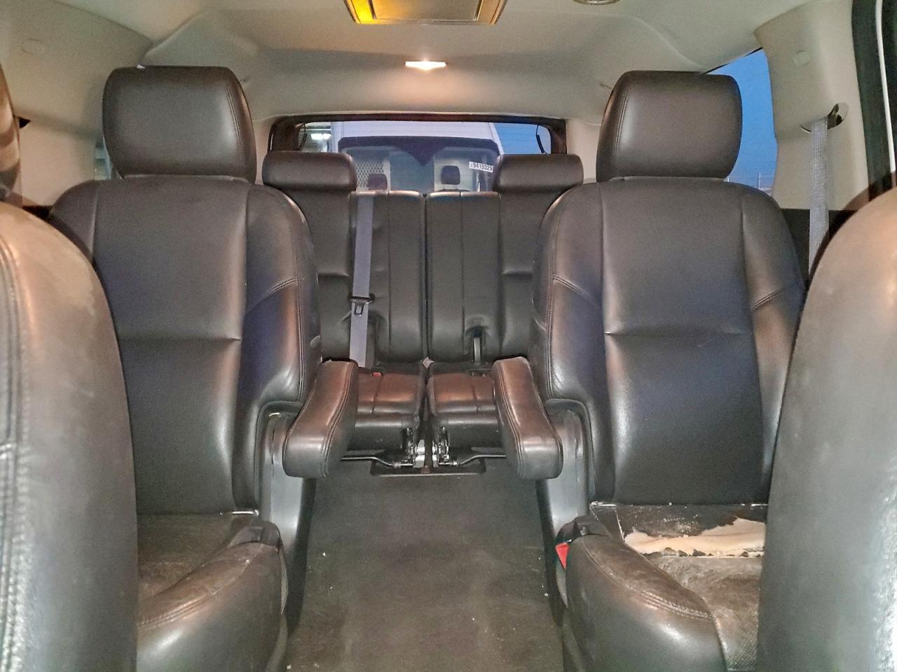 CADILLAC ESCALADE ESV LUXURY