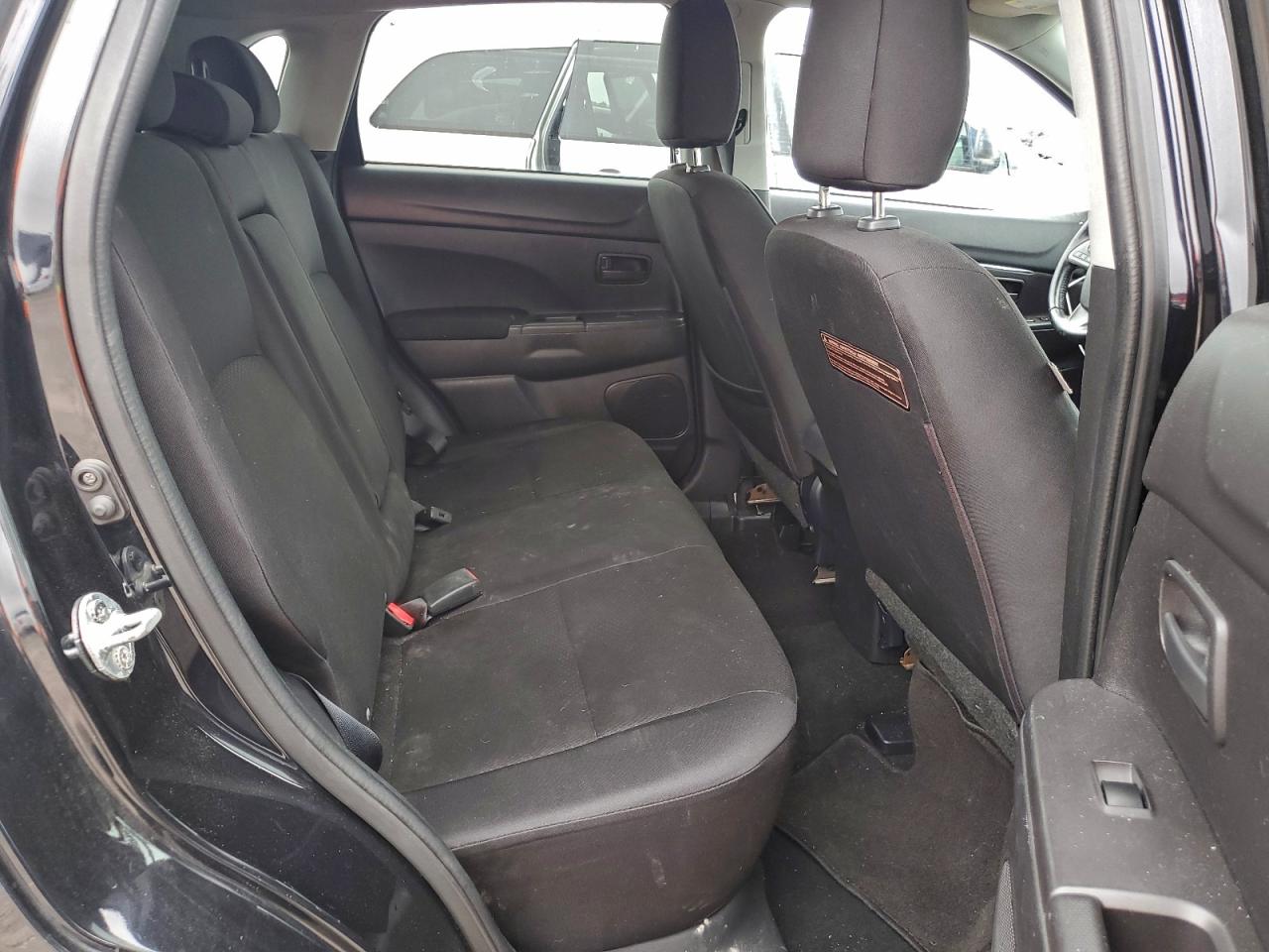 MITSUBISHI OUTLANDER ES