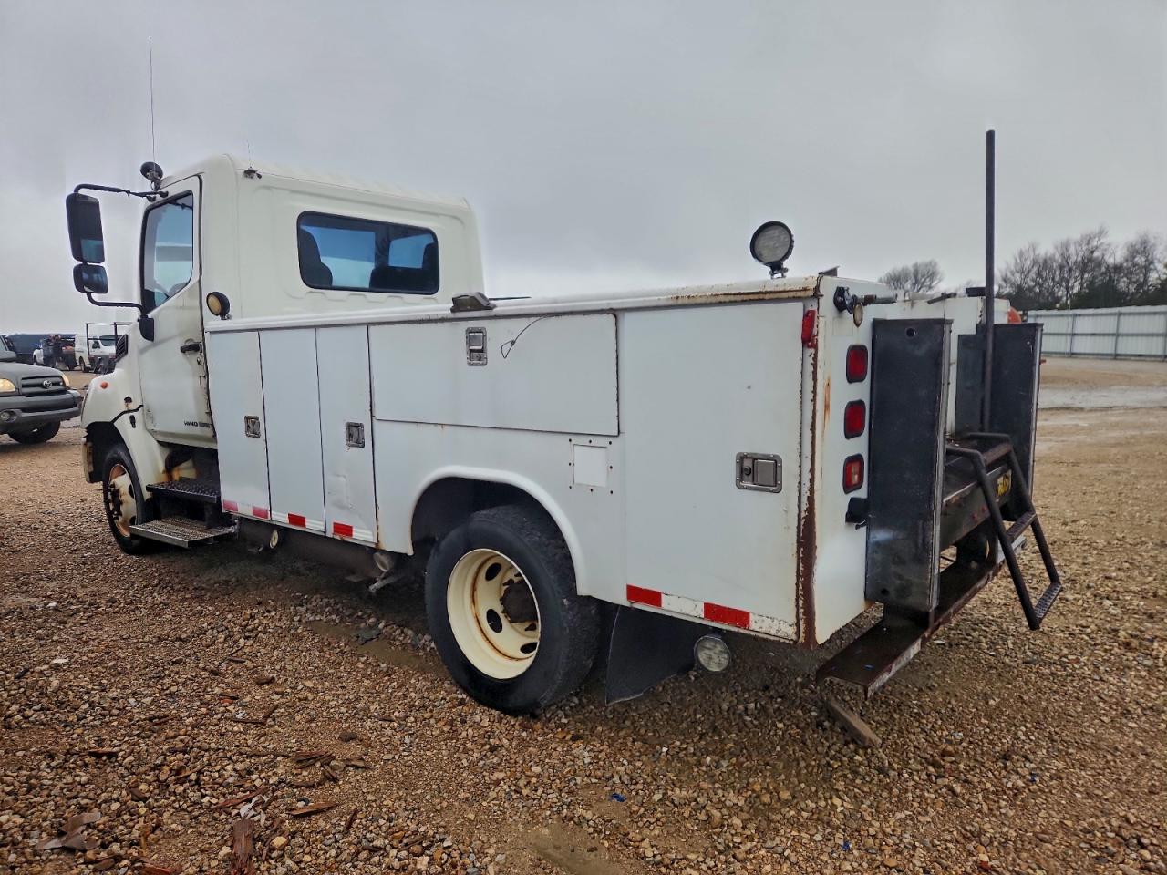 Lot #3309292620 2009 HINO UNKNOWN