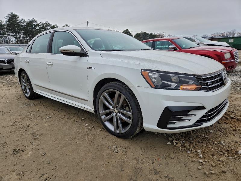 2017 VOLKSWAGEN PASSAT R-L #3304602458