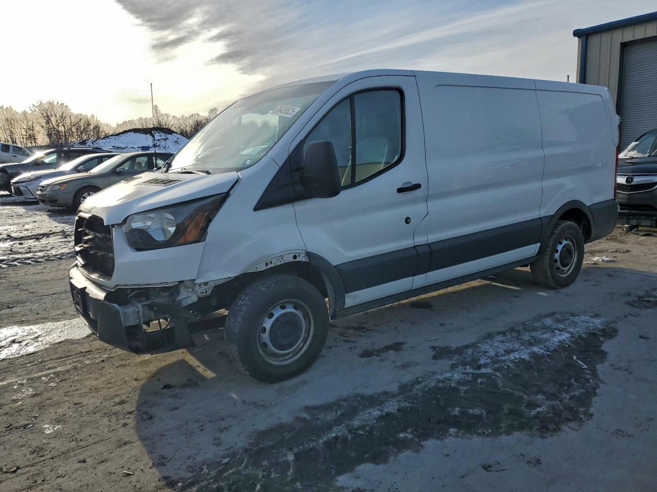 Lot #3308459329 2017 FORD TRANSIT T-