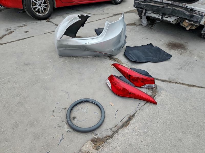 2012 HYUNDAI ELANTRA GL #3316037250