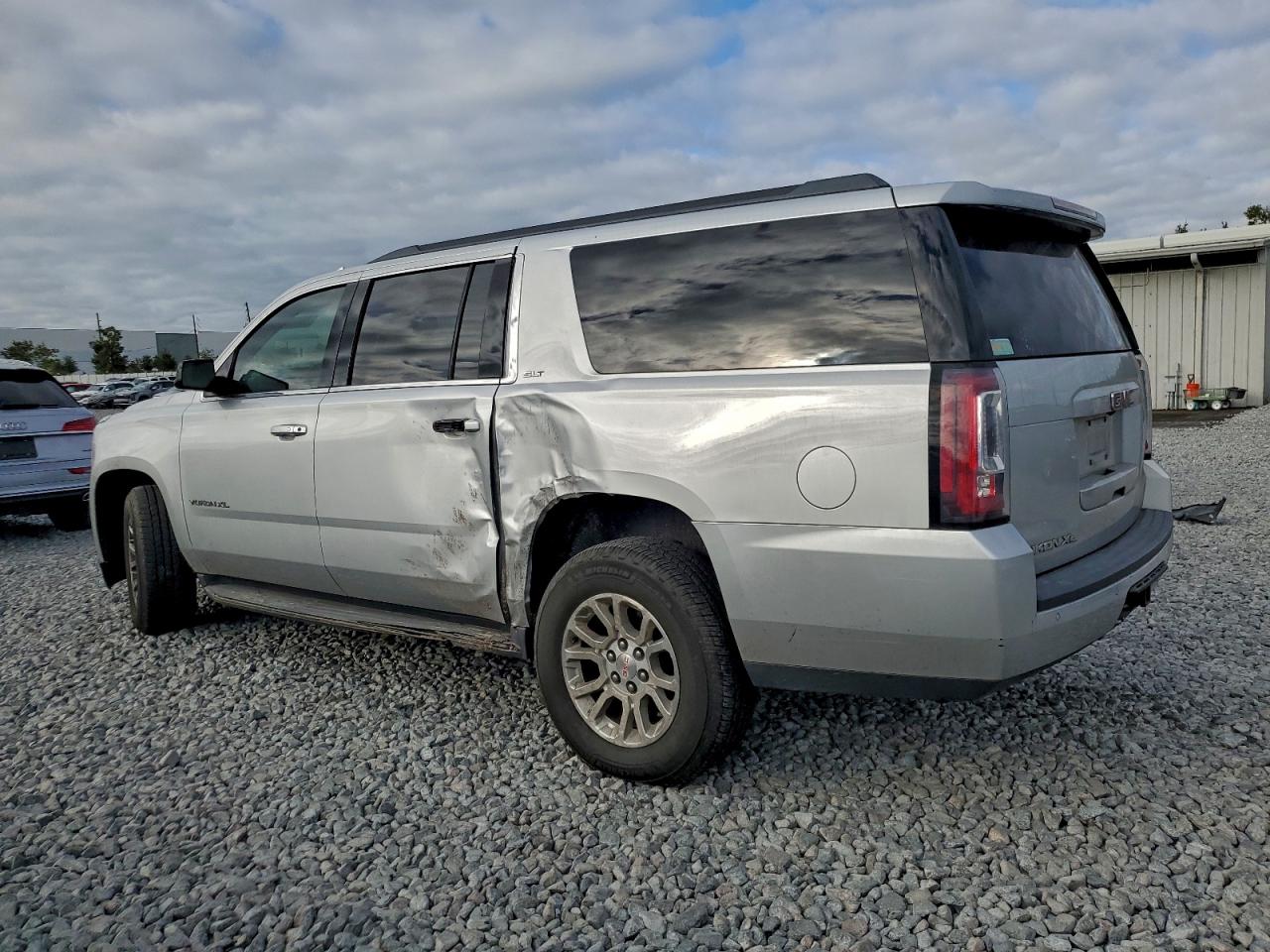 GMC YUKON K1500 SLT