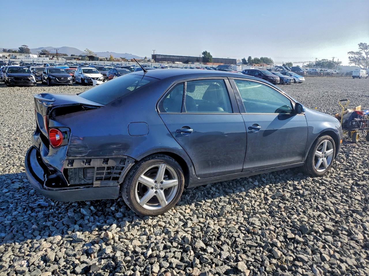 VOLKSWAGEN JETTA LIMITED
